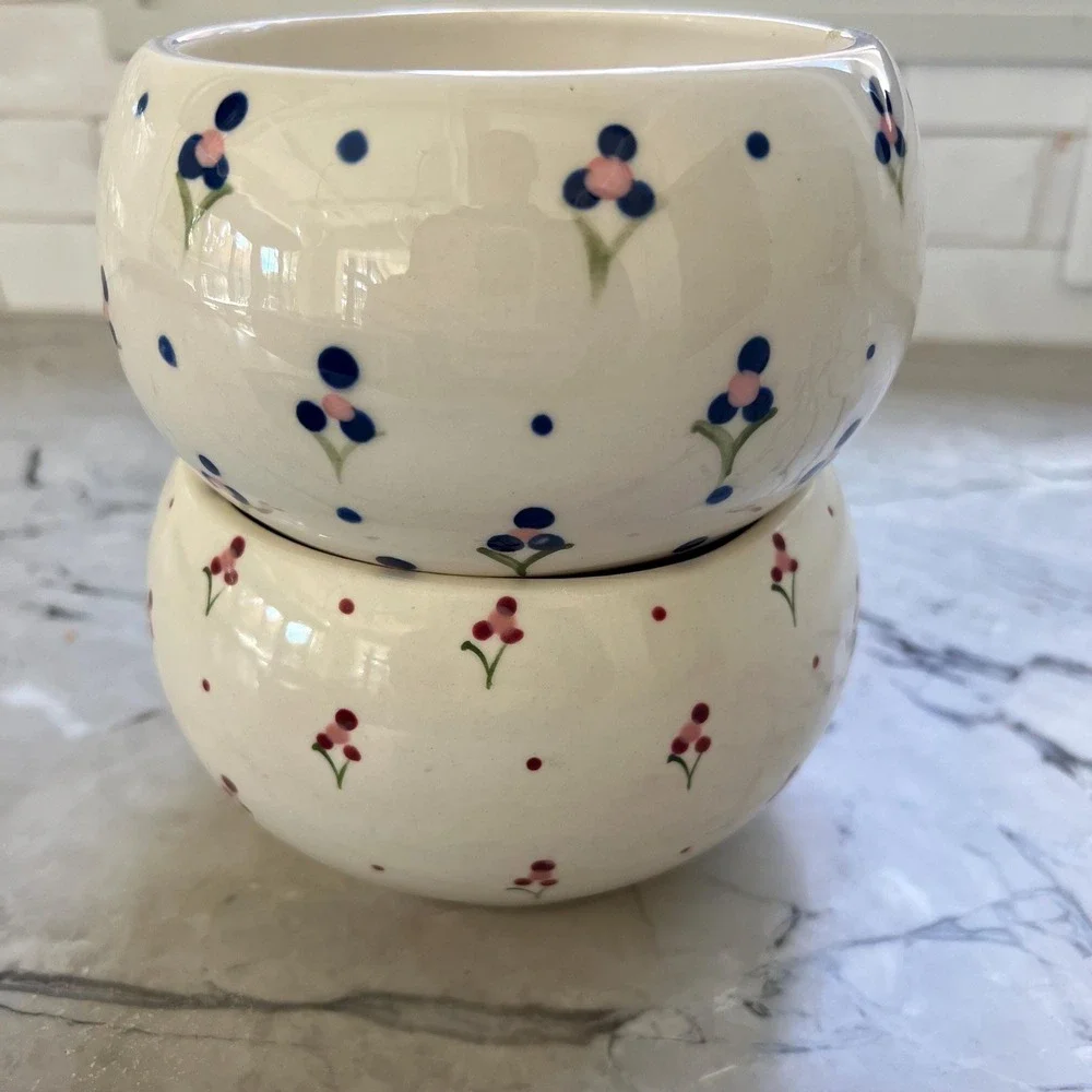 Sweet‎ handpainted floral cache pot